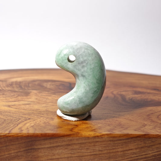 【30mm勾玉】糸魚川翡翠 2A級 (Itoigawa Jade) - MT-IJ-7